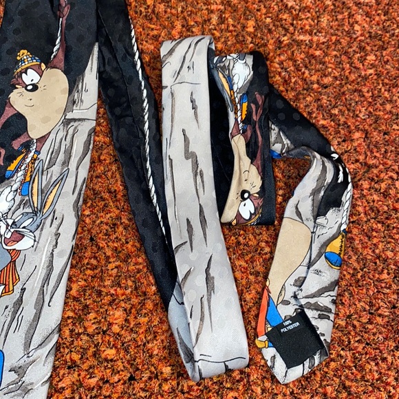 Vintage Looney Tunes Tie - Picture 3 of 6